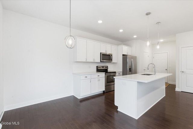 86 Lona Lane, East Greenbush, NY 12144