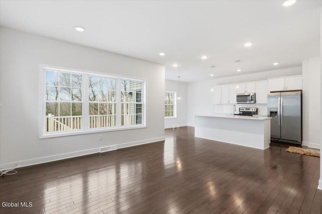 86 Lona Lane, East Greenbush, NY 12144