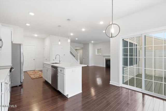 86 Lona Lane, East Greenbush, NY 12144