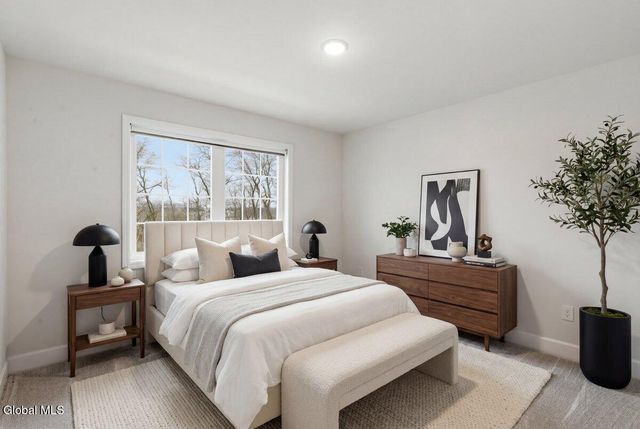 86 Lona Lane, East Greenbush, NY 12144