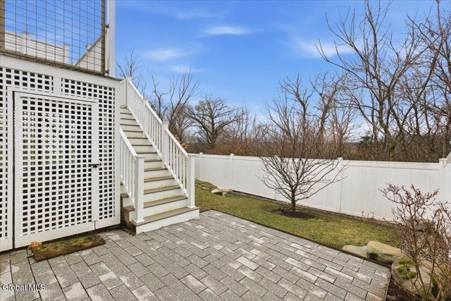 86 Lona Lane, East Greenbush, NY 12144