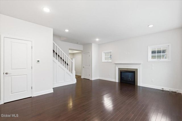 86 Lona Lane, East Greenbush, NY 12144