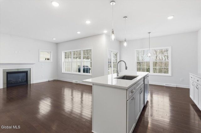 86 Lona Lane, East Greenbush, NY 12144