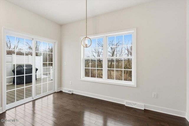 86 Lona Lane, East Greenbush, NY 12144