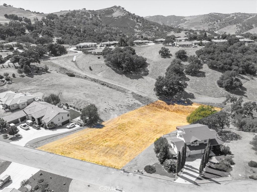 Image 12 of property listing at 9850 Bluegill Drive, Paso Robles, CA 93446