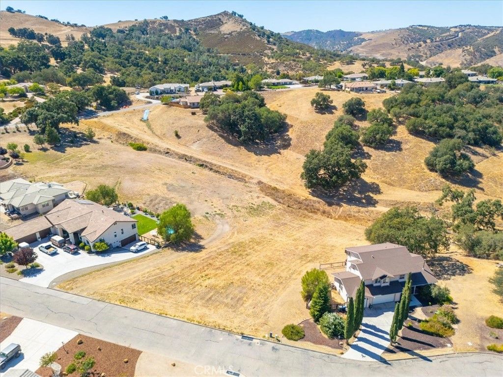 Image 13 of property listing at 9850 Bluegill Drive, Paso Robles, CA 93446