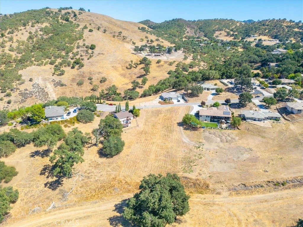 Image 2 of property listing at 9850 Bluegill Drive, Paso Robles, CA 93446