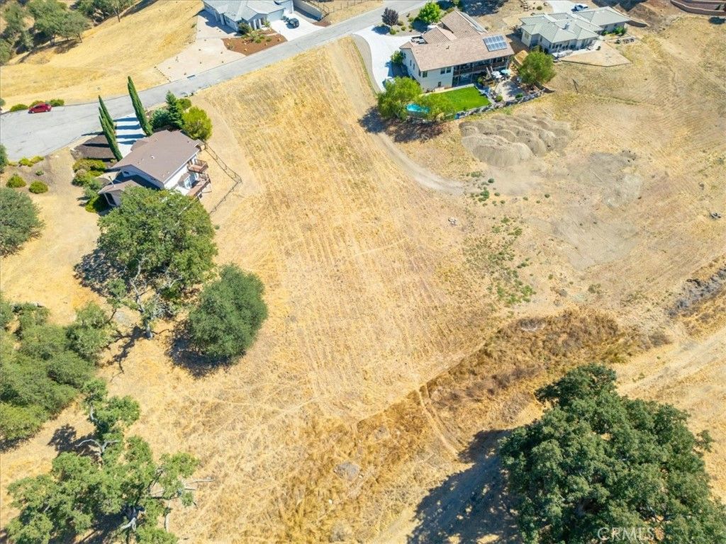 Image 3 of property listing at 9850 Bluegill Drive, Paso Robles, CA 93446