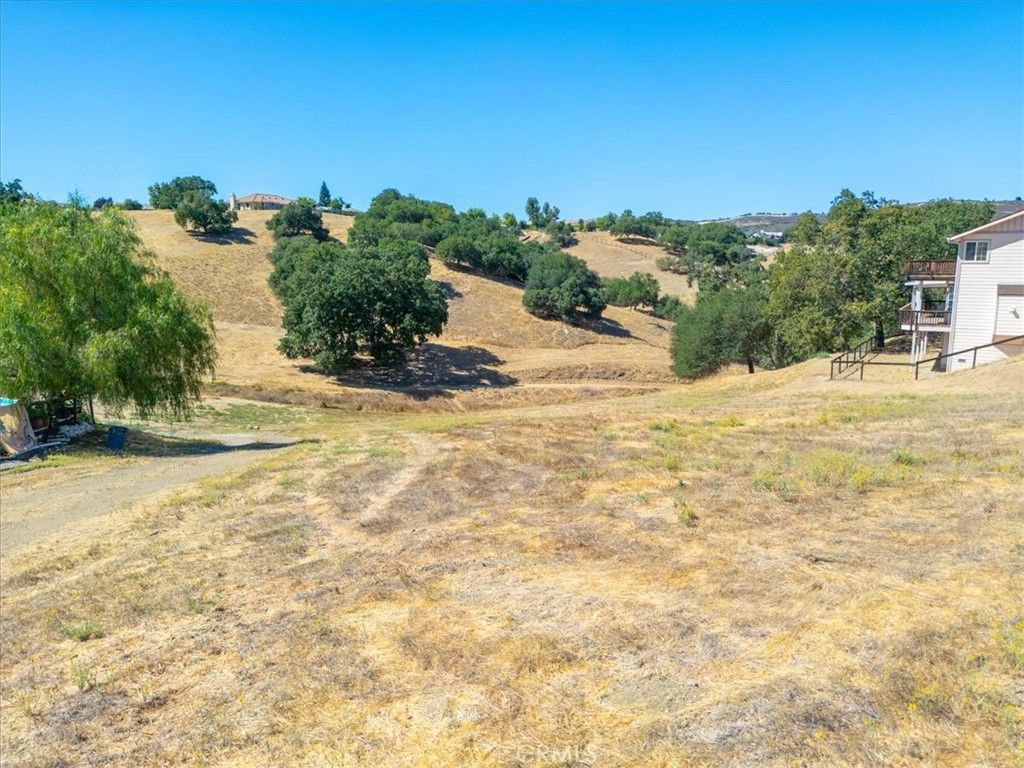 Image 4 of property listing at 9850 Bluegill Drive, Paso Robles, CA 93446