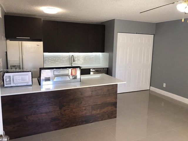 637 Executive Center Dr N107, West Palm Beach, FL 33401