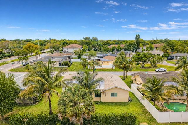 8102 NW 96th Ter, Tamarac, FL 33321