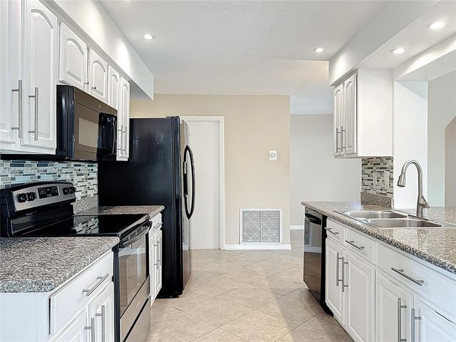 8102 NW 96th Ter, Tamarac, FL 33321