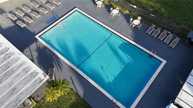 8102 NW 96th Ter, Tamarac, FL 33321