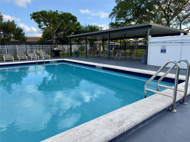 8102 NW 96th Ter, Tamarac, FL 33321