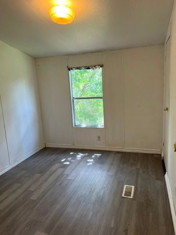 198 cigmo Court, Springtown, TX 76082