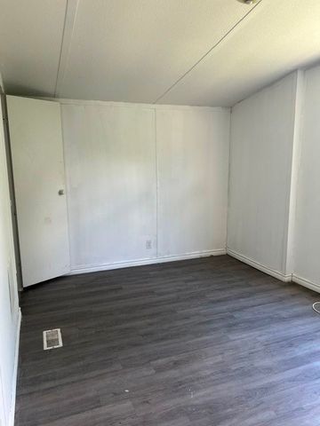 198 cigmo Court, Springtown, TX 76082