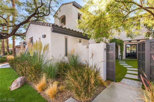 2747 Turtle Head Peak Drive, Las Vegas, NV 89135