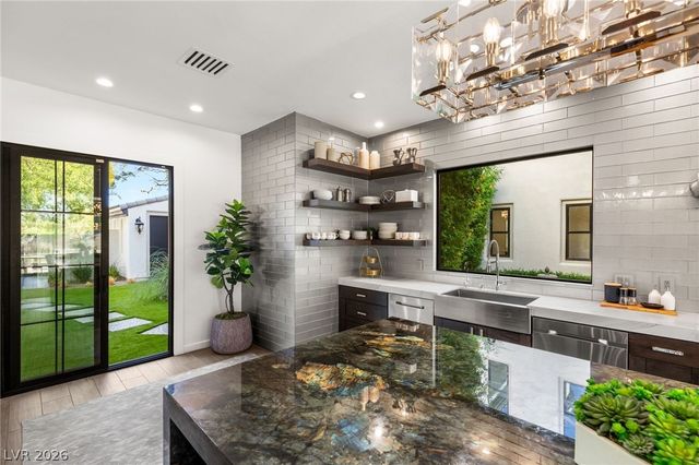 2747 Turtle Head Peak Drive, Las Vegas, NV 89135