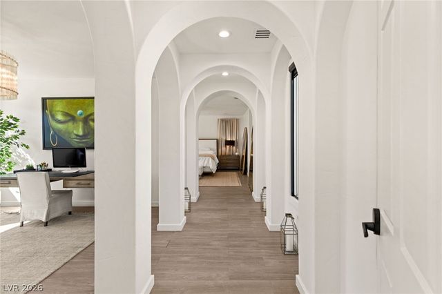 2747 Turtle Head Peak Drive, Las Vegas, NV 89135