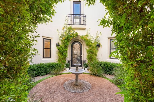 2747 Turtle Head Peak Drive, Las Vegas, NV 89135