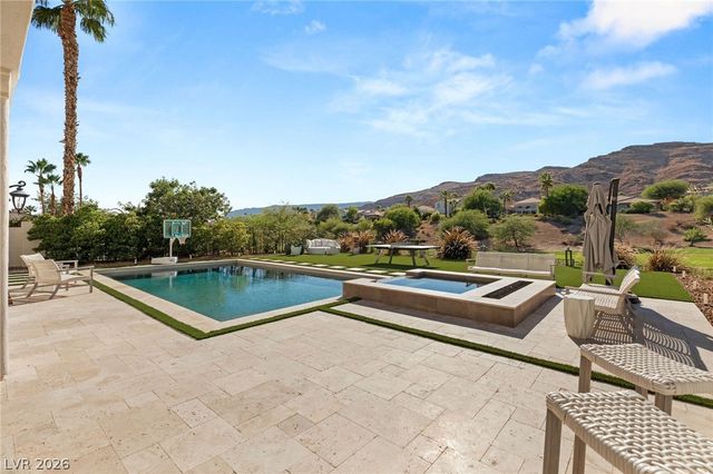 2747 Turtle Head Peak Drive, Las Vegas, NV 89135