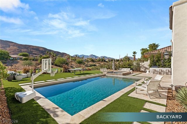 2747 Turtle Head Peak Drive, Las Vegas, NV 89135