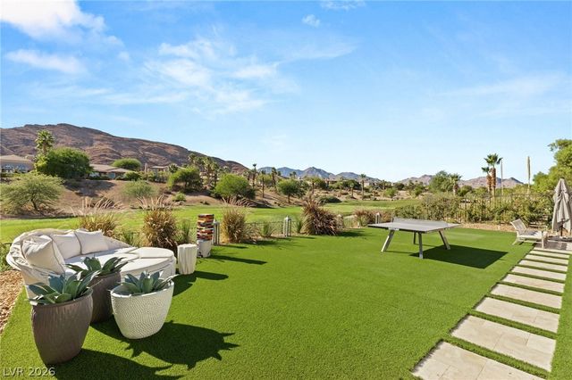 2747 Turtle Head Peak Drive, Las Vegas, NV 89135