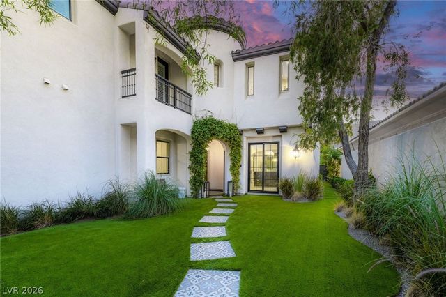 2747 Turtle Head Peak Drive, Las Vegas, NV 89135