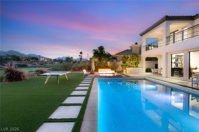 2747 Turtle Head Peak Drive, Las Vegas, NV 89135