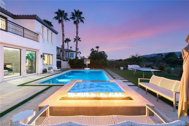 2747 Turtle Head Peak Drive, Las Vegas, NV 89135