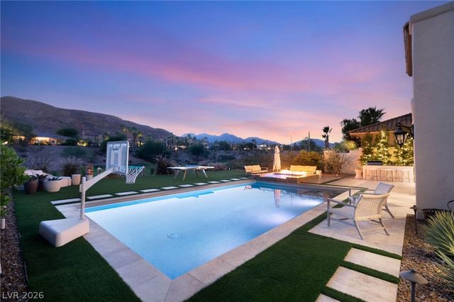 2747 Turtle Head Peak Drive, Las Vegas, NV 89135