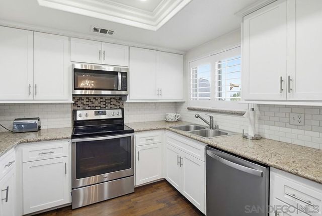 16677 Diaz Dr, San Diego, CA 92128