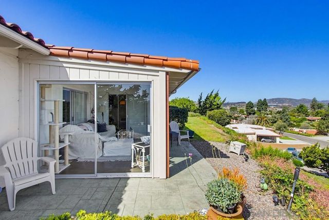 16677 Diaz Dr, San Diego, CA 92128