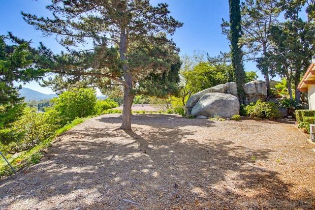 16677 Diaz Dr, San Diego, CA 92128