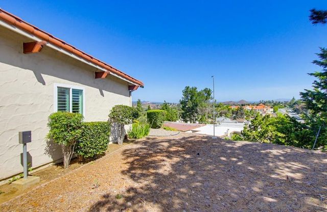16677 Diaz Dr, San Diego, CA 92128