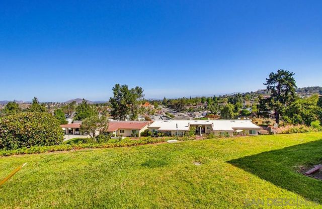 16677 Diaz Dr, San Diego, CA 92128