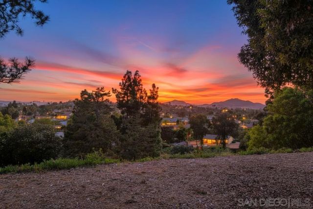 16677 Diaz Dr, San Diego, CA 92128