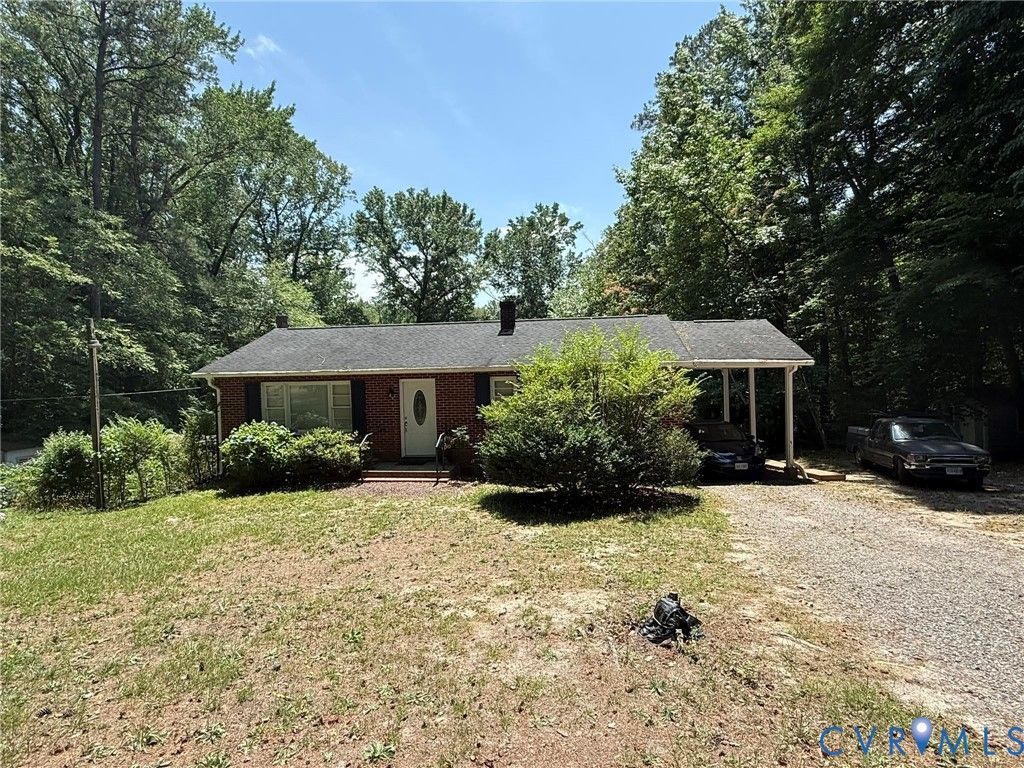8283 Mattaponi Rd, Mechanicsville, VA 23116