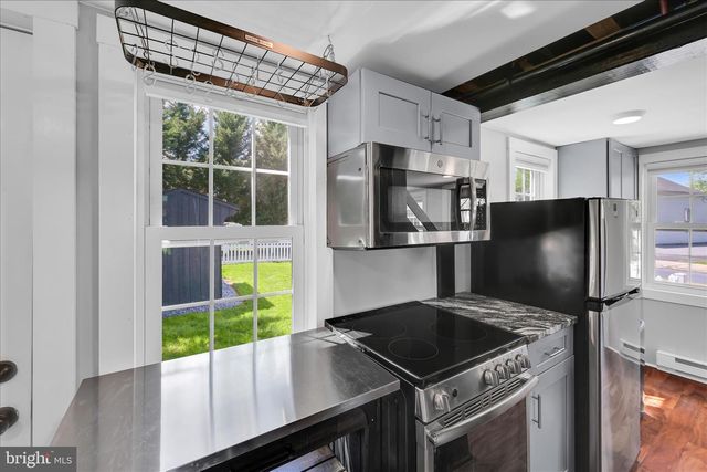 560 COLUMBIA AVE, Reading, PA 19608