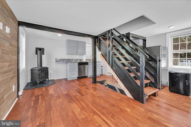 560 COLUMBIA AVE, Reading, PA 19608