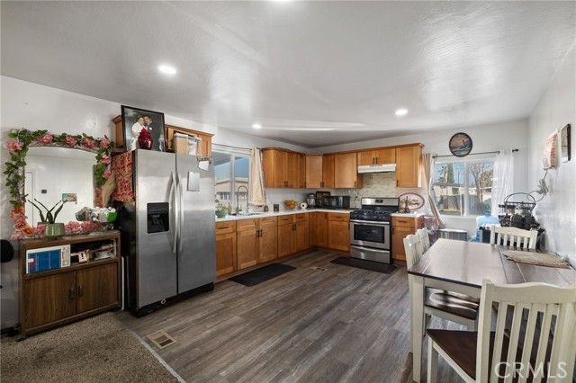 285 FLORENCE LANE, Bakersfield, CA 93308