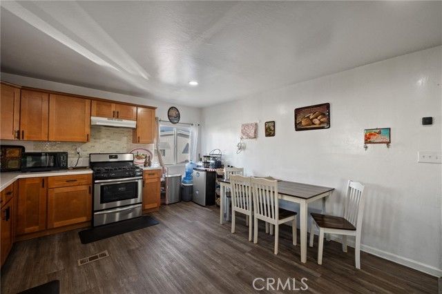 285 FLORENCE LANE, Bakersfield, CA 93308