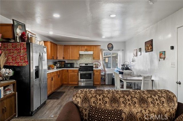 285 FLORENCE LANE, Bakersfield, CA 93308