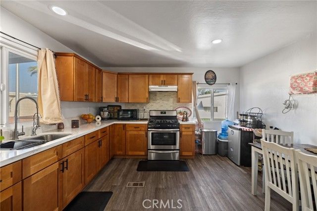 285 FLORENCE LANE, Bakersfield, CA 93308