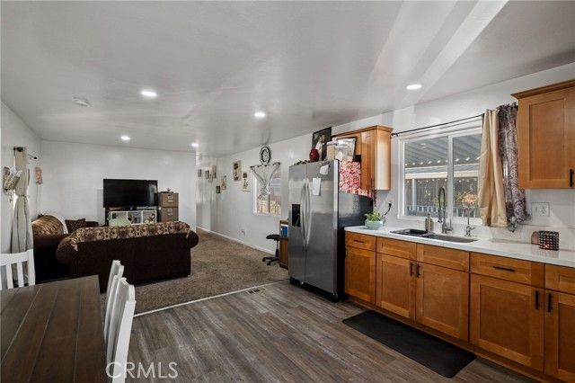 285 FLORENCE LANE, Bakersfield, CA 93308