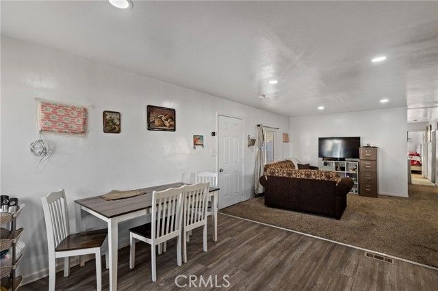 285 FLORENCE LANE, Bakersfield, CA 93308