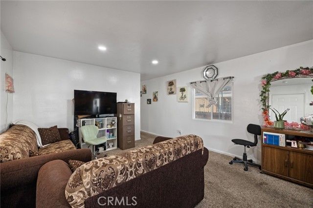 285 FLORENCE LANE, Bakersfield, CA 93308