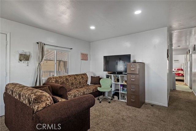 285 FLORENCE LANE, Bakersfield, CA 93308