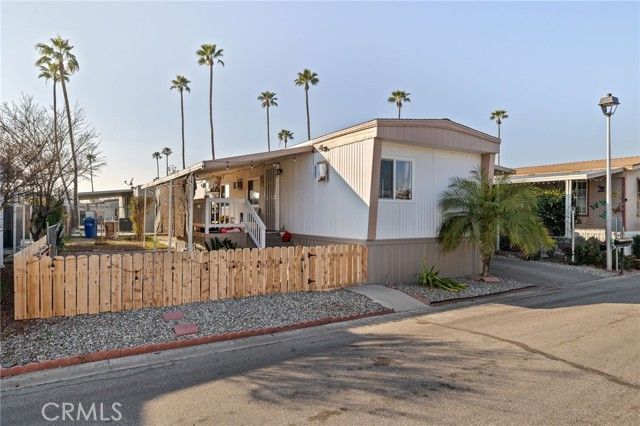 285 FLORENCE LANE, Bakersfield, CA 93308