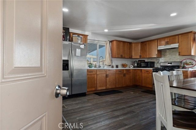 285 FLORENCE LANE, Bakersfield, CA 93308